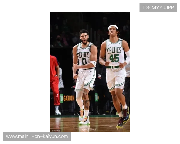 马里奥冷静施射破门 前场定位球机会转化为进球