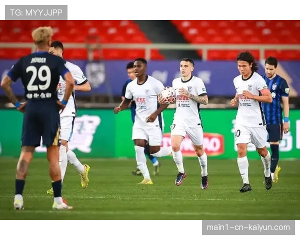 武汉三镇绍尔复出提升进攻层次 五外援齐整阵容渐入佳境